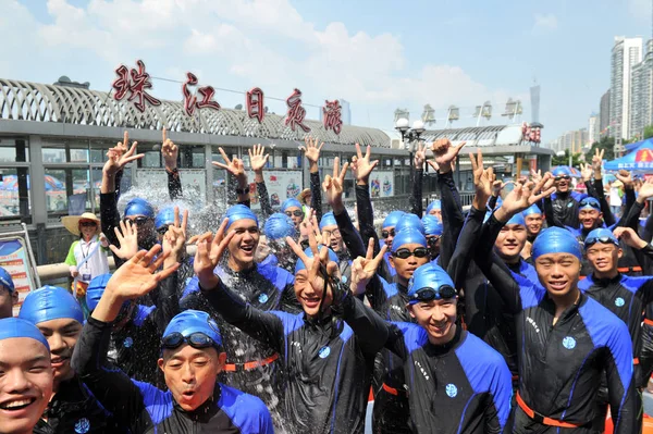 Kineserne Deltar Swim Pearl River Hendelsen Ved Guangzhou Delen Perlefloden – stockfoto