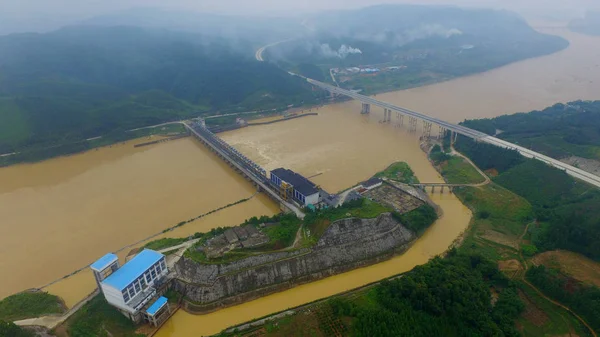 Veduta Aerea Della Centrale Idroelettrica Fushi Che Rilascia Acqua Necessità — Foto Stock
