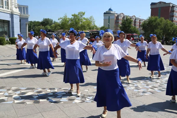 Ruský Granát Tančí Během Čtvercového Tanečního Kurzu Heihe Severovýchodní Čínské — Stock fotografie