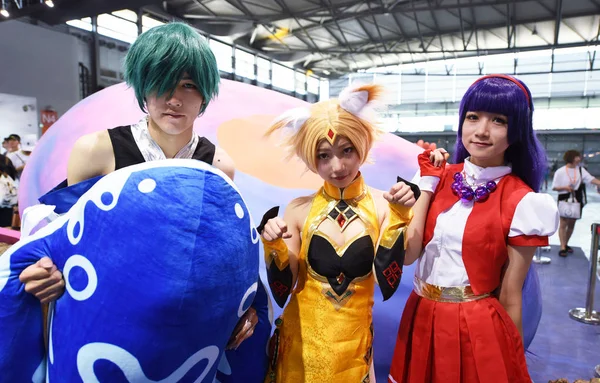 Showgirls Vestidas Com Trajes Cosplay Posam Durante 15Th China Digital — Fotografia de Stock