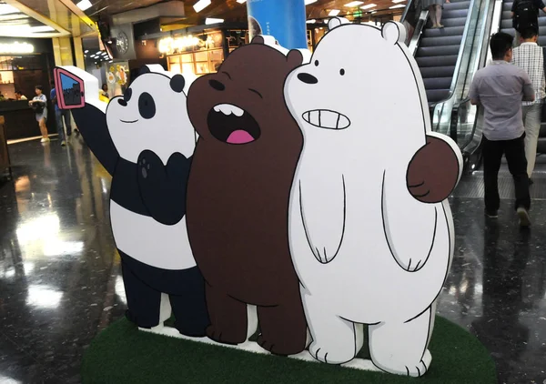 Vista Placas Panda Grizzly Urso Gelo Esquerda Protagonistas Principais Sitcom — Fotografia de Stock