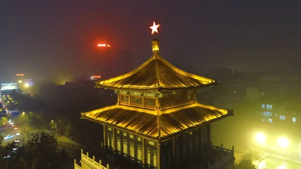 Vista Notturna Del Padiglione Della Liberazione Che Commemora Battaglia Jinan — Foto Stock