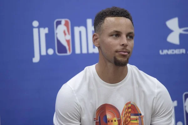 Gwiazda Nba Stephen Curry Golden State Warriors Uczęszcza Spotkanie Fan — Zdjęcie stockowe