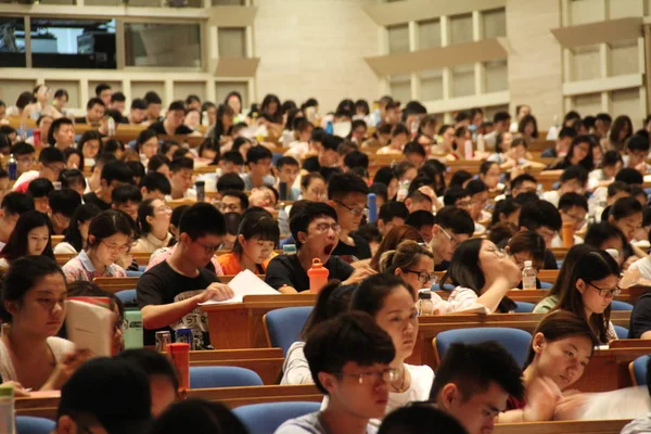 Estudiantes Chinos Participan Una Sesión Tutoría Revisión Para Examen Anual — Foto de Stock