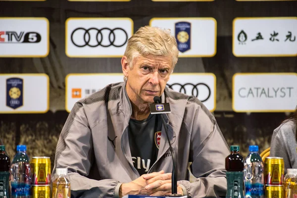 Allenatore Arsene Wenger Dell Arsenal Partecipa Una Conferenza Stampa Partita — Foto Stock