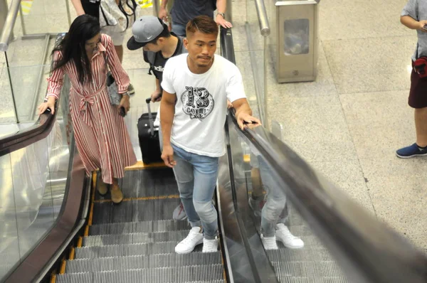 Japanse Bokser Sho Rechts Wordt Afgebeeld Als Hij Aankomt Shanghai — Stockfoto