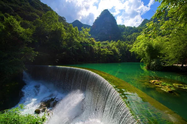 Landschap Van Een Waterval Xiaoqikong Kleine Zeven Bogen Scenic Spot — Stockfoto