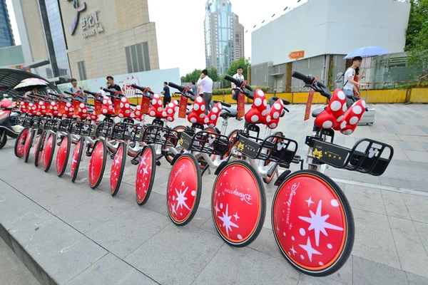 Las Bicicletas Temáticas Minnie Mouse Del Servicio Chino Para Compartir — Foto de Stock