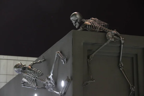 Esculturas Esqueleto Escalam Shopping Center Para Atrair Clientes Cidade Nan — Fotografia de Stock