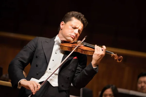 Litauiska Amerikansk Violinist Julian Rachlin Utför Konsert Guangzhou City Södra — Stockfoto