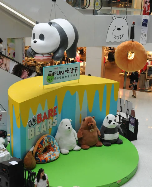 Dolls Ice Bear Grizzly Panda Desde Izquierda Protagonistas Principales Comedia —  Fotos de Stock