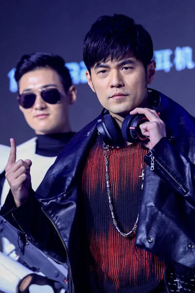 台湾の歌手の周杰倫上海 中国のヘッドフォン ブランド 1More の新製品の発売記念イベントに出席 2017 — ストック写真