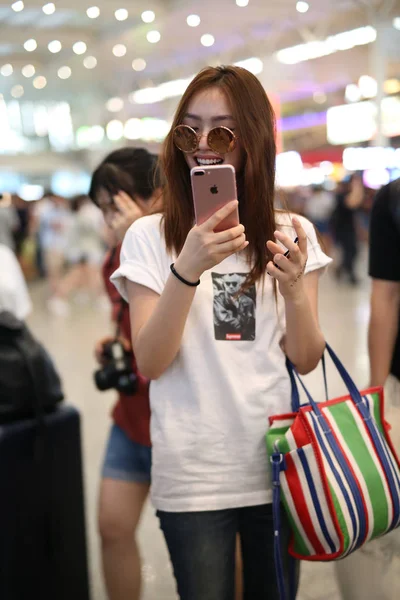 Kinesisk Skådespelerska Jelly Lin Eller Lin Yun Avbildas Shanghai Hongqiao — Stockfoto