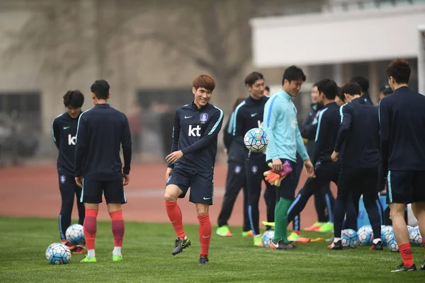 Spieler Der Südkoreanischen Fußballnationalmannschaft Nehmen Einer Trainingseinheit Für Ihr Gruppenspiel — Stockfoto