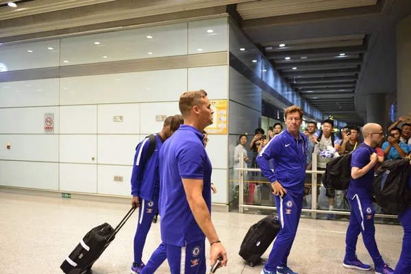 Jugadores Personal Técnico Del Chelsea Muestran Después Llegar Aeropuerto Internacional — Foto de Stock
