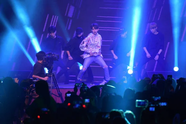 Kim Samuel Chanteuse Américaine Basée Corée Sud Produit Lors Concert — Photo