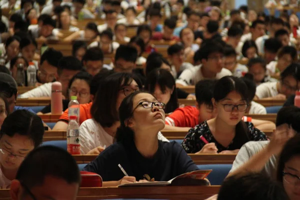 Estudantes Chineses Participam Uma Sessão Tutorial Revisão Para Exame Anual — Fotografia de Stock