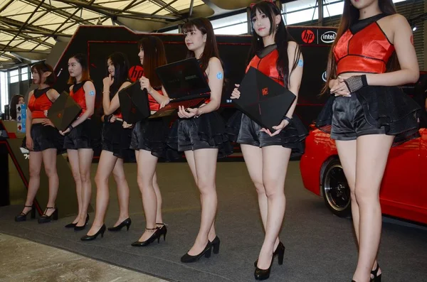 Showgirls Posar Palco Durante 15Th China Digital Entertainment Expo Também — Fotografia de Stock