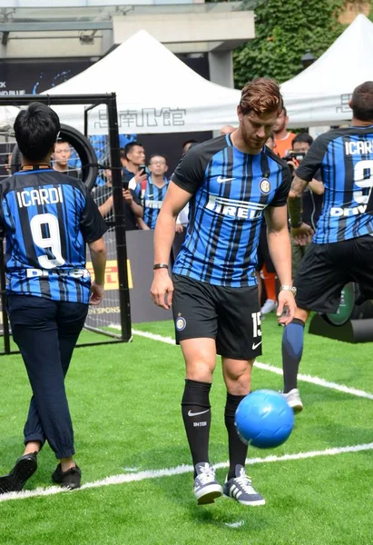 Cristian Ansaldi Inter Milan Montre Ses Compétences Football Lors Événement — Photo