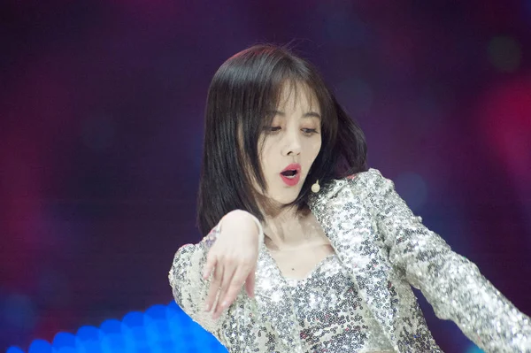 Jingyi Der Chinesischen Mädchengruppe Snh48 Tritt Beim Finale Des Vierten — Stockfoto