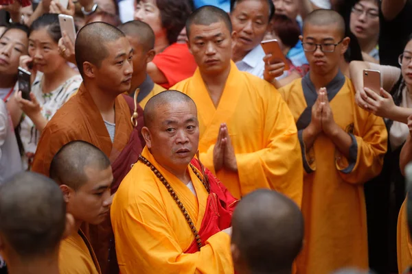 Shi Yongxin Izquierda Abad Del Templo Shaolin Fotografiado Durante Primer —  Fotos de Stock