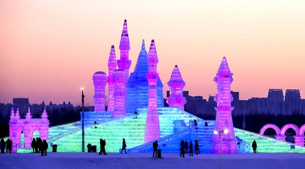 Vista Esculturas Hielo Iluminadas Exhibición Durante Vigésimo Harbin Ice Snow — Foto de Stock