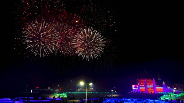 Los Fuegos Artificiales Explotan Sobre Cielo Para Celebrar Apertura Del — Foto de Stock