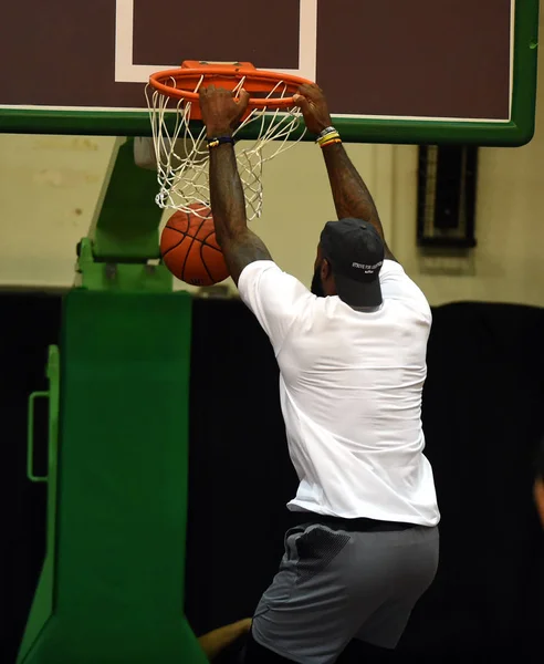 Nba Stjärna Lebron James Cleveland Cavaliers Visar Sin Basket Färdigheter — Stockfoto