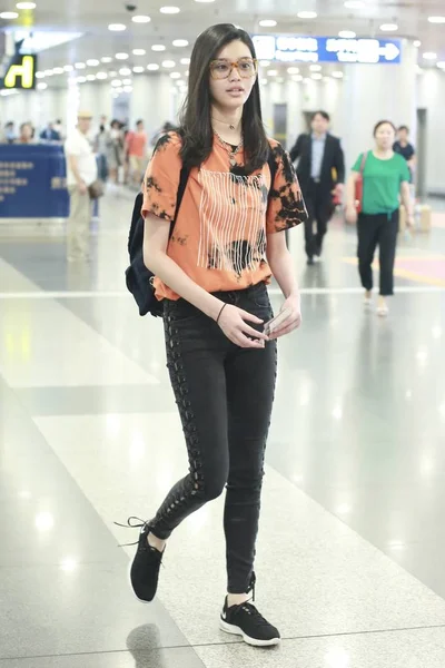 Supermodelo China Mengyao Más Conocida Como Ming Representa Aeropuerto Internacional —  Fotos de Stock