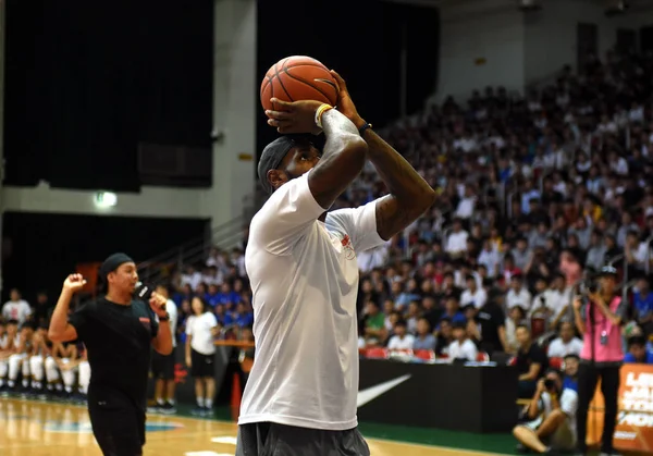 Nba Star Lebron James Cleveland Cavaliers Shows His Basketball Skills — Stock Photo, Image