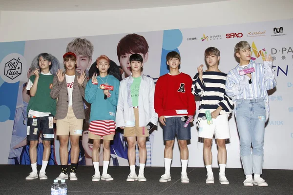 Membros Grupo Masculino Sul Coreano Myteen Participam Uma Reunião Fãs — Fotografia de Stock