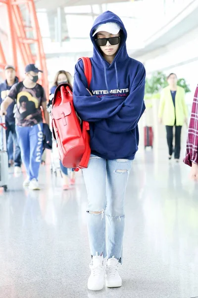 Chanteuse Actrice Chinoise Victoria Song Song Qian Arrive Aéroport International — Photo