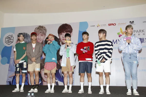 Miembros Del Grupo Chicos Surcoreanos Myteen Asisten Una Reunión Fans —  Fotos de Stock