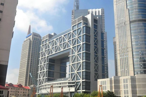 Pudong Şangay Çin Deki Lujiazui Finans Bölgesi Nde Şangay Borsası — Stok fotoğraf