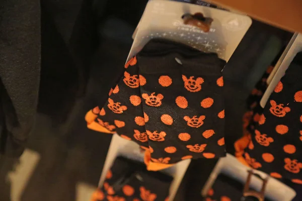 Вещи Тему Хэллоуина Продаются Магазине Шанхайского Диснейленда Честь Приближающегося Хэллоуина — стоковое фото