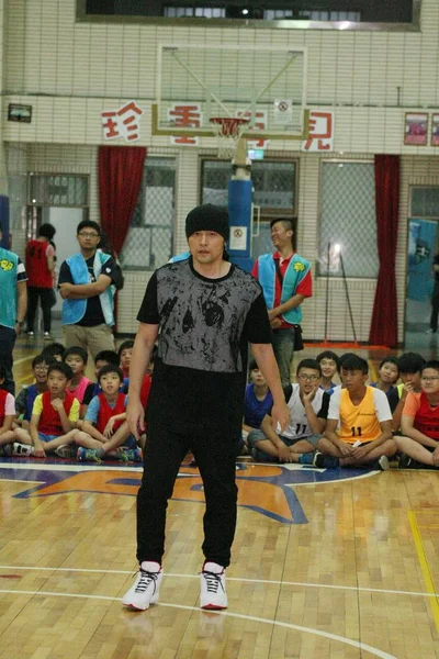 Taiwanese Singer Jay Chou Attends Public Basketball Activity Taipei Taiwan — Stock Photo, Image