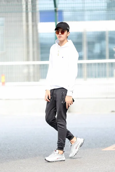 Cantante Actriz China Kris Yifan Representa Aeropuerto Internacional Beijing Capital —  Fotos de Stock