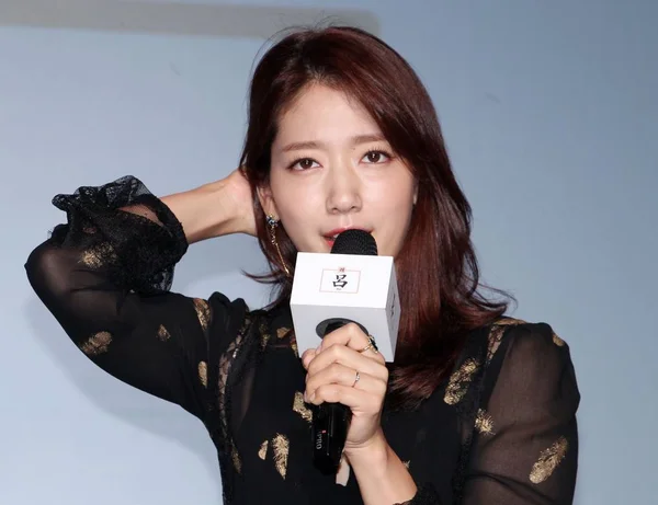 韩国女星朴新熙出席2017年9月26日在台湾台北举行的宣传洗发水品牌 Ryo 的新闻发布会 — 图库照片