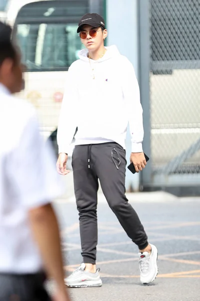 Chinese Singer Actress Kris Yifan Pictured Beijing Capital International Airport — Stock Photo, Image