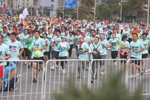 Uczestnicy Konkurują 2017 Harbin Międzynarodowy Maraton Mieście Harbin Chiny Północno — Zdjęcie stockowe