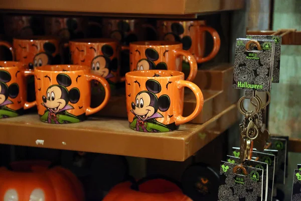 Halloween Tema Koppar Till Salu Butik Shanghai Disneyland För Att — Stockfoto