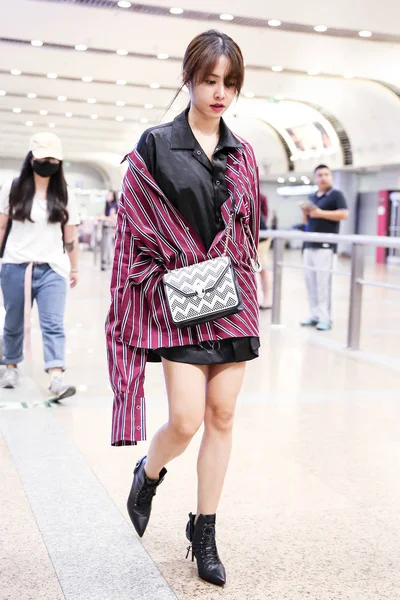 Die Taiwanesische Sängerin Jolin Tsai Auf Dem Internationalen Flughafen Der — Stockfoto