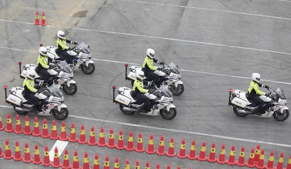 Policiais Participam Uma Competição Motocicletas Uma Praça Cidade Wuhan Província — Fotografia de Stock