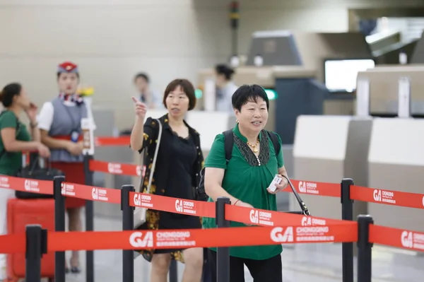 Passagiers Moeten Hun Bagage Geregistreerd Bij Nieuw Gebouwde T3A Terminal — Stockfoto