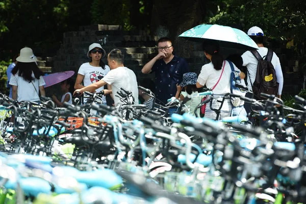 Des Vélos Des Services Chinois Partage Vélos Bloquent Chemin Des — Photo