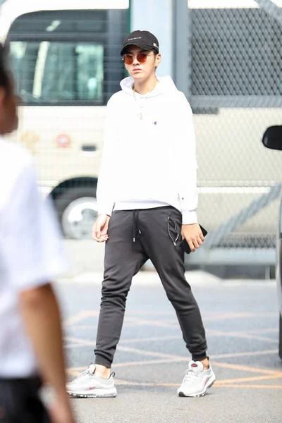 Chinese Zangeres Actrice Kris Yifan Afgebeeld Beijing Capital International Airport — Stockfoto