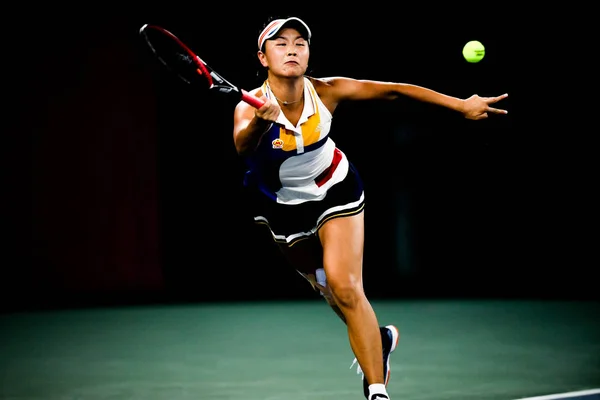 Peng Shuai Din China Returnează Șansă Yaninei Wickmayer Din Belgia — Fotografie, imagine de stoc