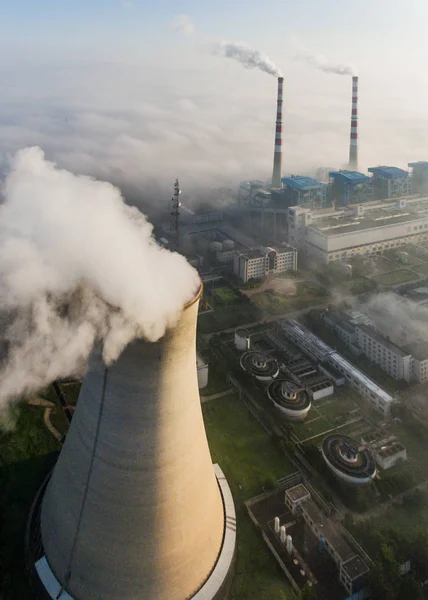 Dym Jest Odprowadzane Kominów Jiangsu Xutang Elektrowni Chiny Datang Corporation — Zdjęcie stockowe