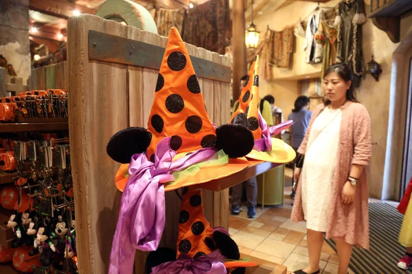 Lojas Clientes Para Itens Temáticos Halloween Uma Loja Disneylândia Xangai — Fotografia de Stock