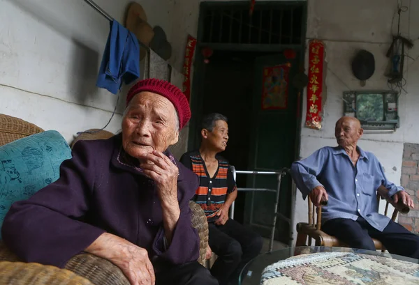 117 Stará Čínská Žena Čchenengshi Nejstarší Člověk Čchenengdu Vyobrazena Jejím — Stock fotografie